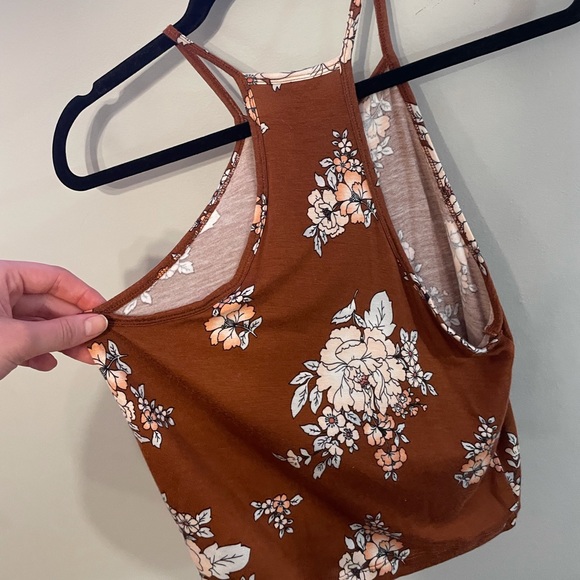 Medium Brown Floral Tank top! So cute and stretchy - Picture 5 of 6